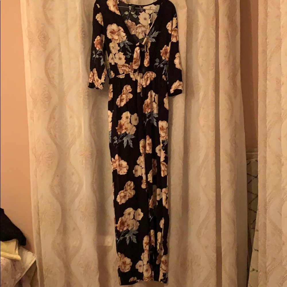 Floral jumper with tie at for the top